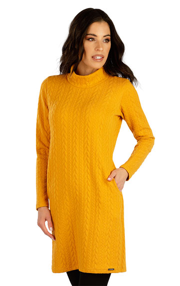 Dresses, skirts, tunics > Women´s dress with long sleeves. 7E002