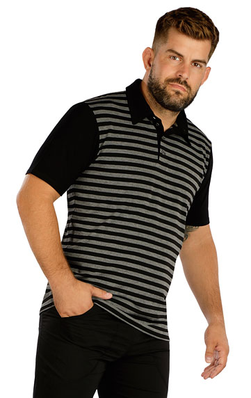 Men´s polo shirt with short sleeves.