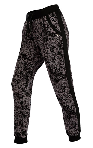 Women´s long high waist sport trousers.